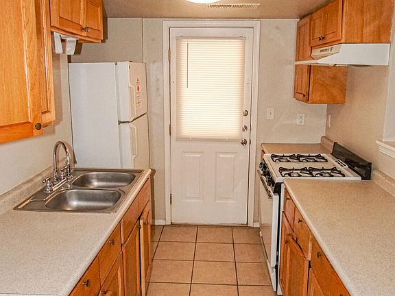4th image of 11024 Sunshine Ct