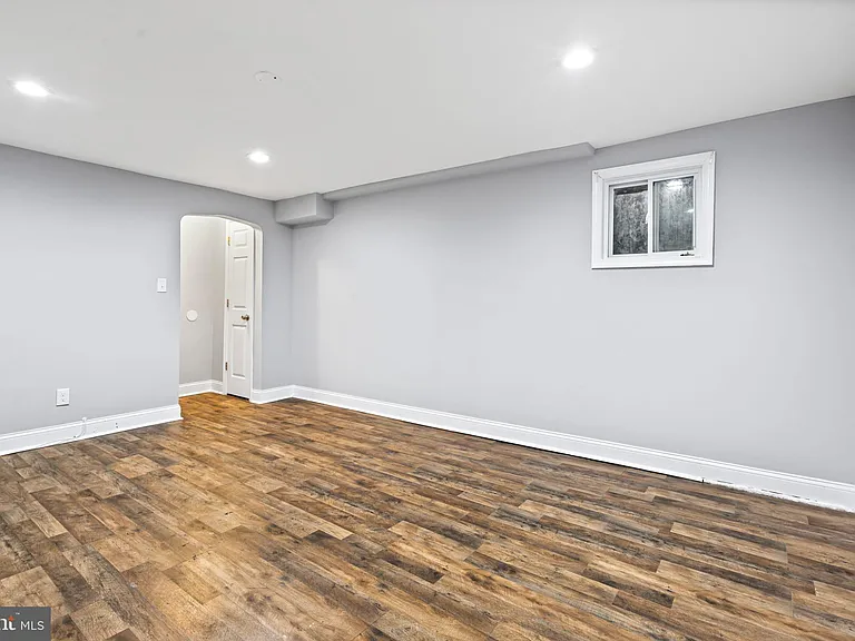 1015 Lyndhurst St — Photo 24