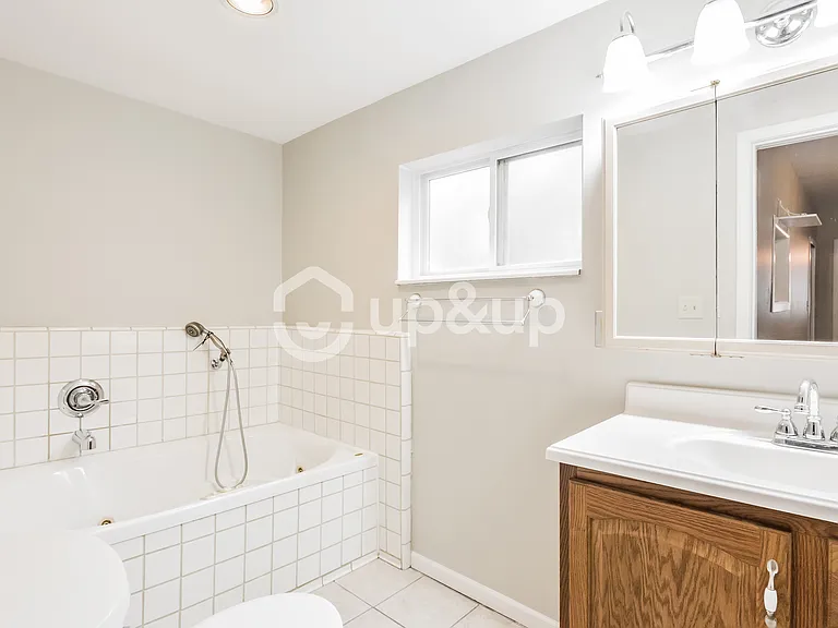4000 Schiller Pl — Photo 9