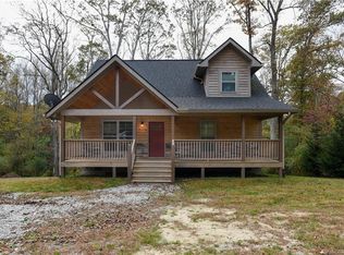 212 Sunset Dr, Hendersonville, NC 28791