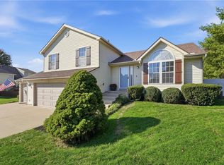1304 NE 104th Pl, Kansas City, MO 64155