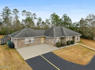 5031 Ivanhoe Dr, Kiln, MS 39556
