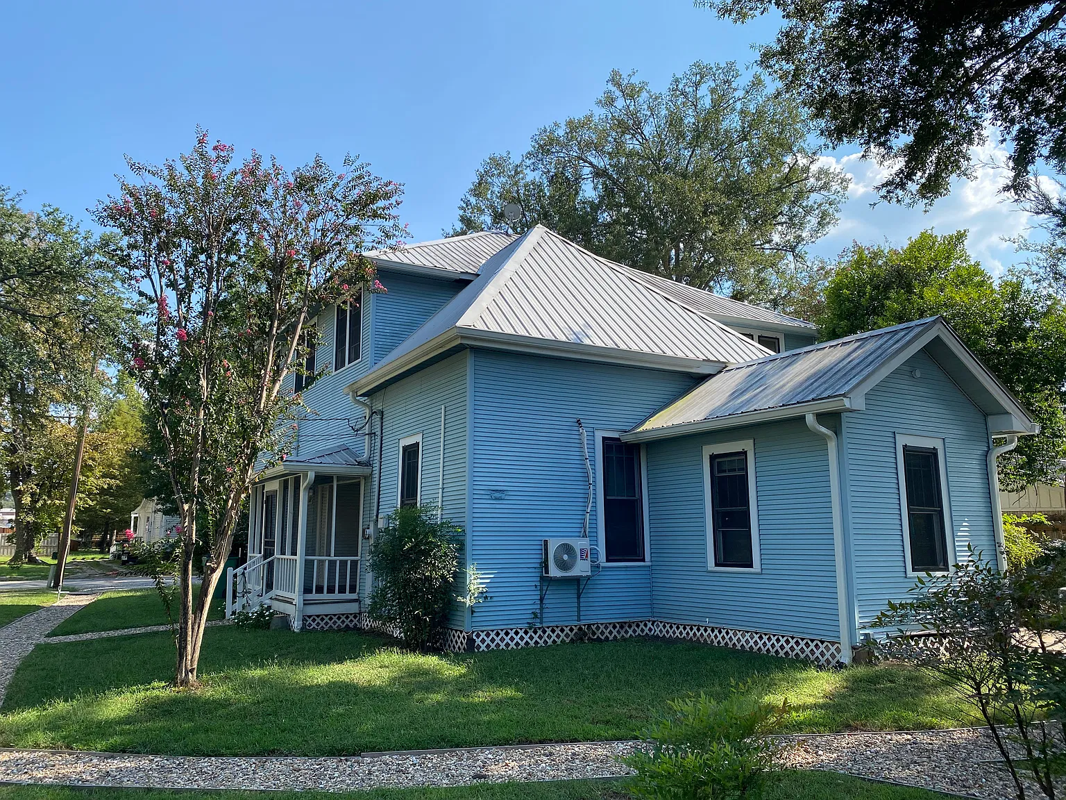 107 W Clarksville St — Photo 4