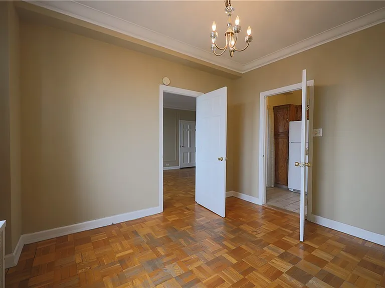 144 N Dithridge St #702 — Photo 14