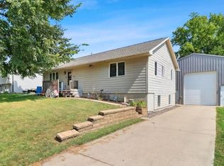 214 Walnut Dr, Martensdale, IA 50160