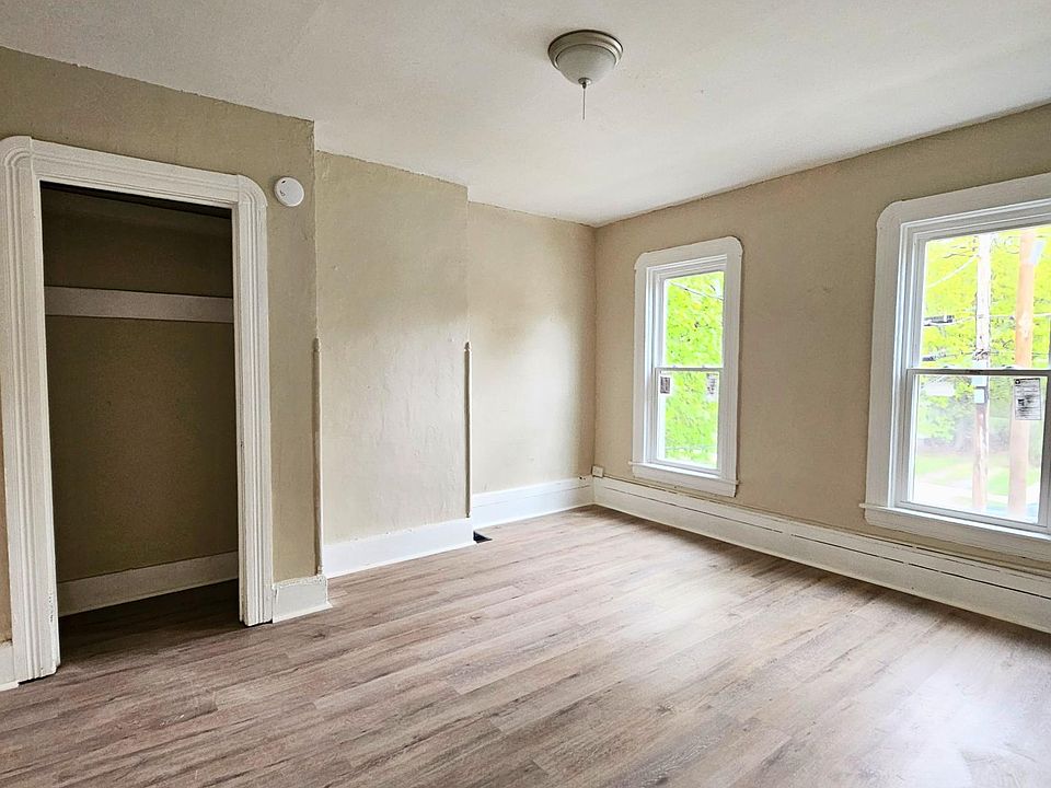 1st image of 511 W Clinton St #511