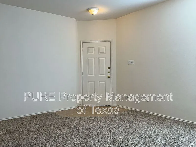 3 bed, 2.5 bath, 1296 sqft, $1,695 — Photo 4