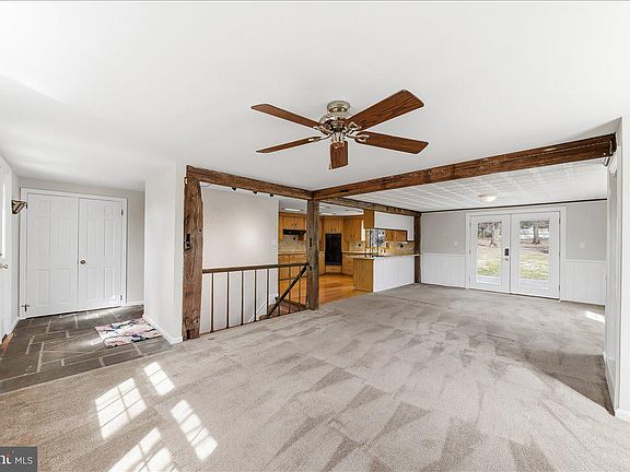 5th image of 212 W Woodview Rd