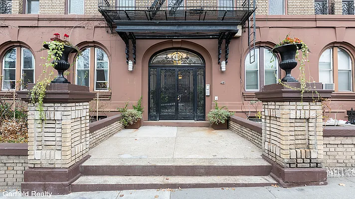 Sold by Garfield Realty  | media 16