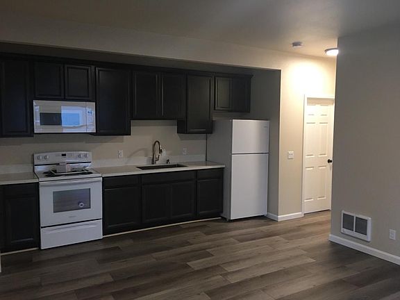 3rd image of 1125 N Main St #M