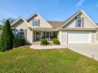 130 Flagstone Way Dr, Clinton, TN 37716