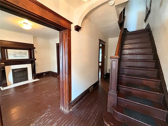 3rd image of 149 Margaret St