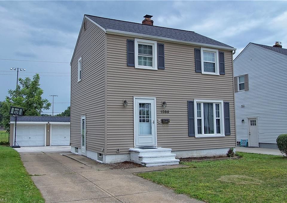 1st image of 1588 Woodhurst Ave
