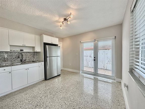 4th image of 10303 NW 35th Pl #10303