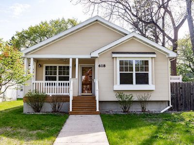618 10th St S, Fargo, ND, 58103