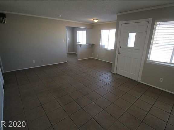 3rd image of 5201 Mountain View Dr