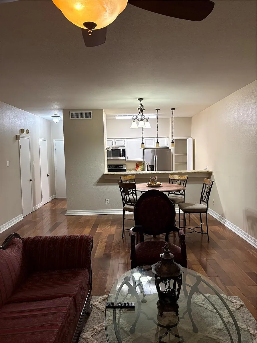 Building Photo - 580 Wilcrest Dr #580