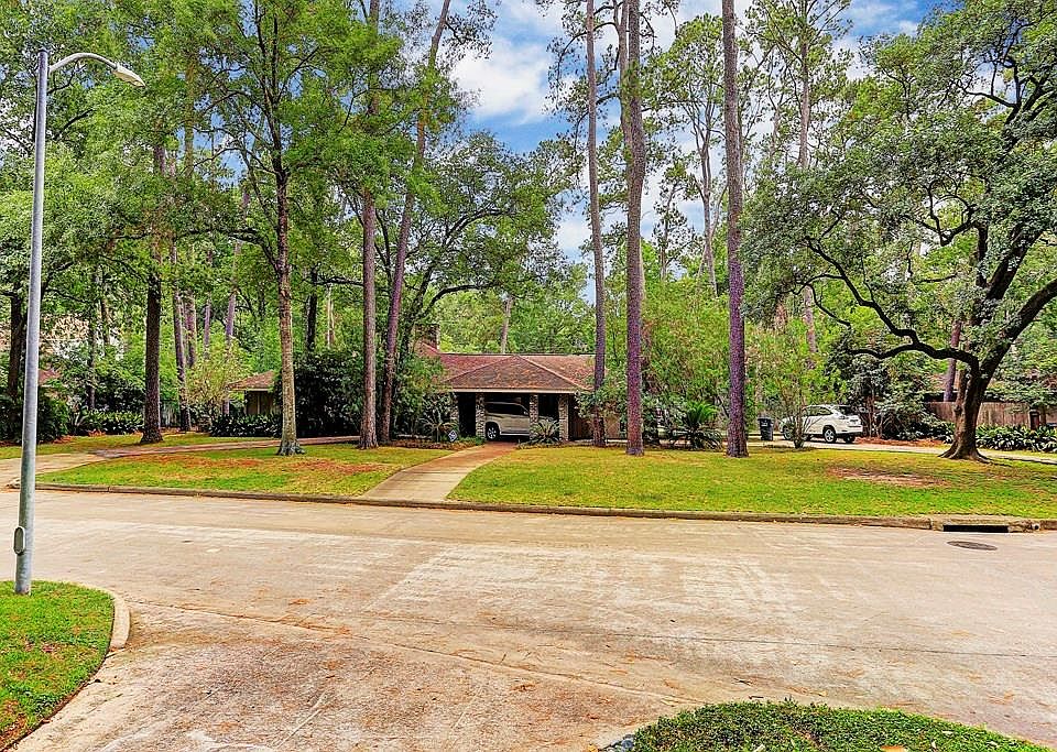 1st image of 715 Pinehaven Dr