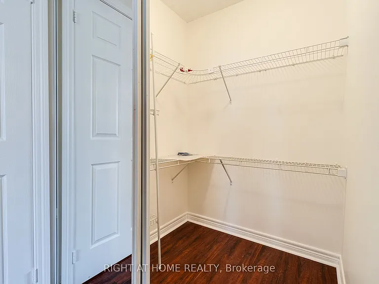 310 Burnhamthorpe Rd W #1713 — Photo 32