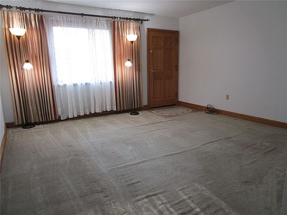 2nd image of 3921 Pennsylvania Ave