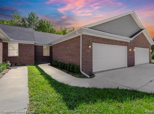 302 Hidden Harbor Way #25, Marine City, MI