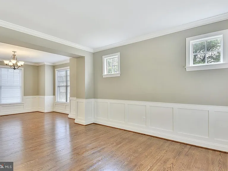 2205 N Edison St — Photo 5