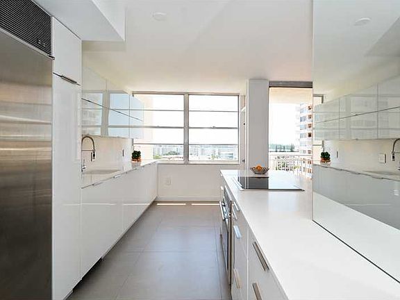 3rd image of 18081 Biscayne Blvd #9014