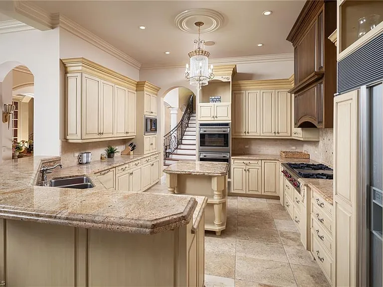 3280 Gordon Dr — Photo 12