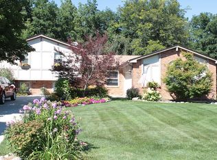 20204 Rippling Ln, Northville, MI 48167