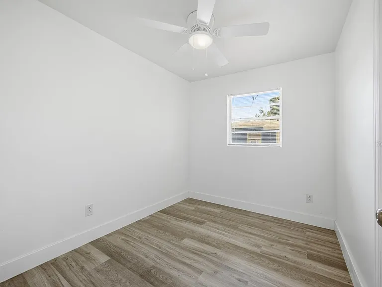 1105 Lincoln Ter — Photo 12