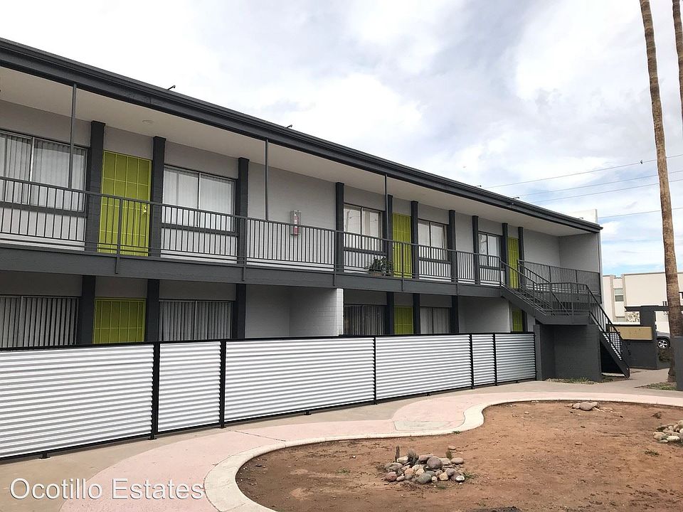 1st image of 3219 E Earll Dr APT 3