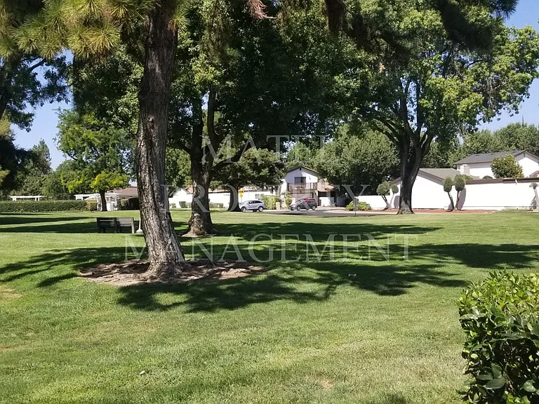 321 Gran Via Ct — Photo 17