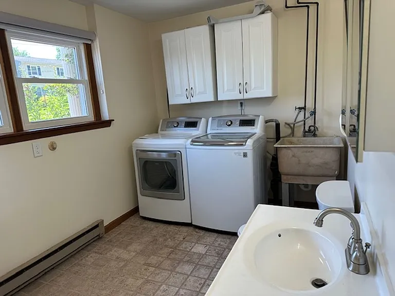 307 Evergreen St — Photo 17