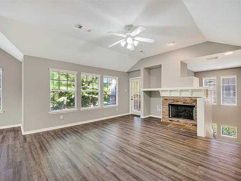 77 Woodlily Pl — Photo 8