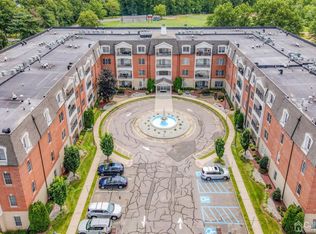 307 Regency Pl, Woodbridge, NJ 07095