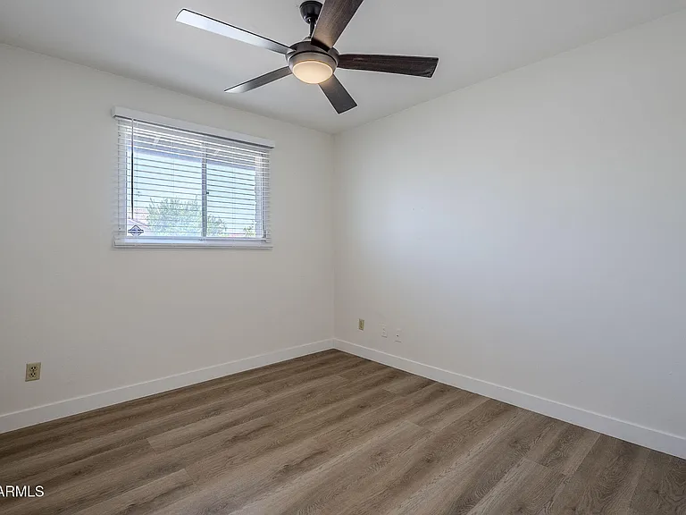 1904 E Manhatton Dr — Photo 35