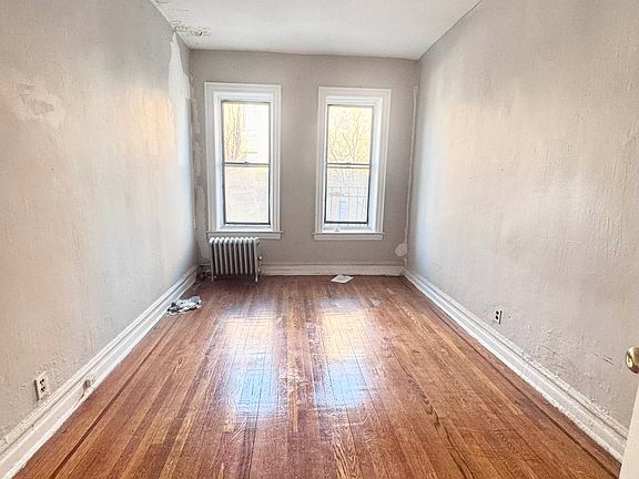 3rd image of 902 44th St #B21