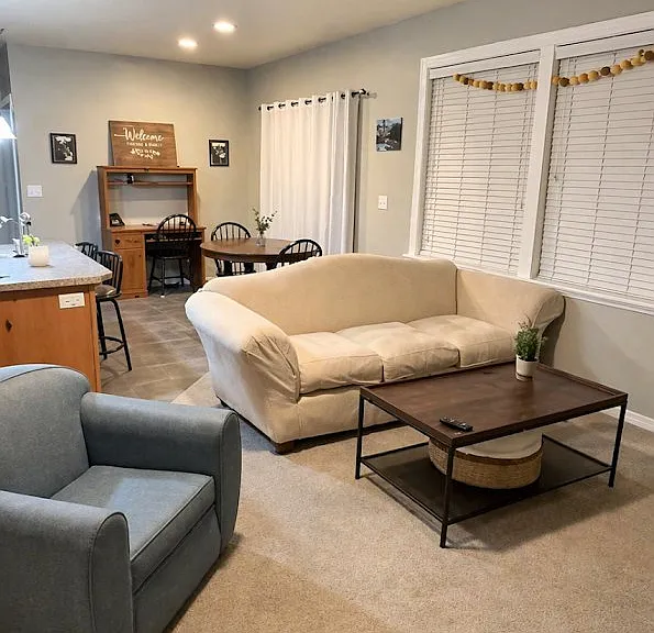 10511 N Canterbury Dr — Photo 8