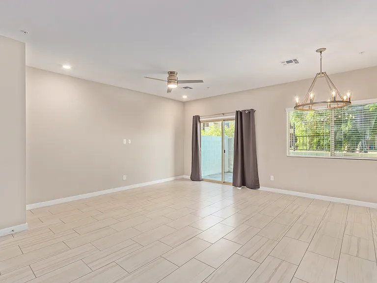 2134 W Harmont Dr — Photo 28