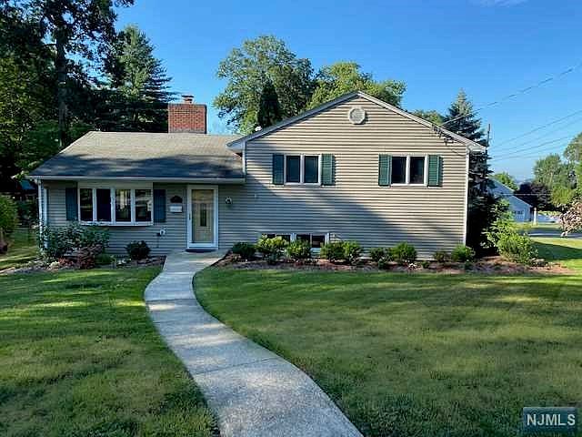 1st image of 66 Busteed Dr