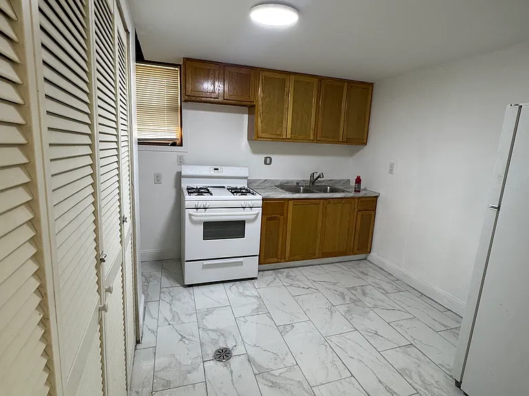 1910 Carolina St #2 — Photo 4