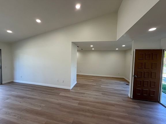 4th image of 14104 Village 14