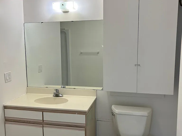 2754 Agua Fria St #E — Photo 11