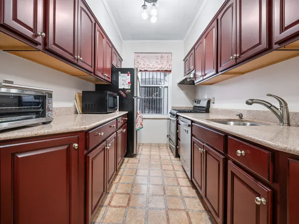 1649 66th Street image 3 of 22