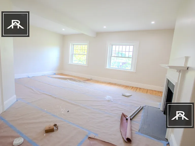 1728 Beacon St — Photo 8