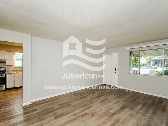 2nd image of 3055 N Gladstone Ave
