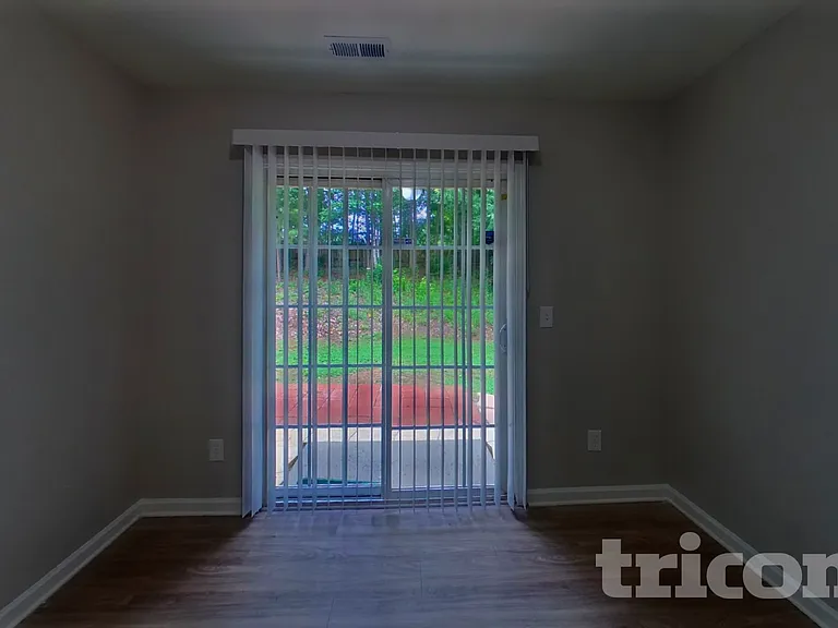 7715 Hidden Creek Dr — Photo 4