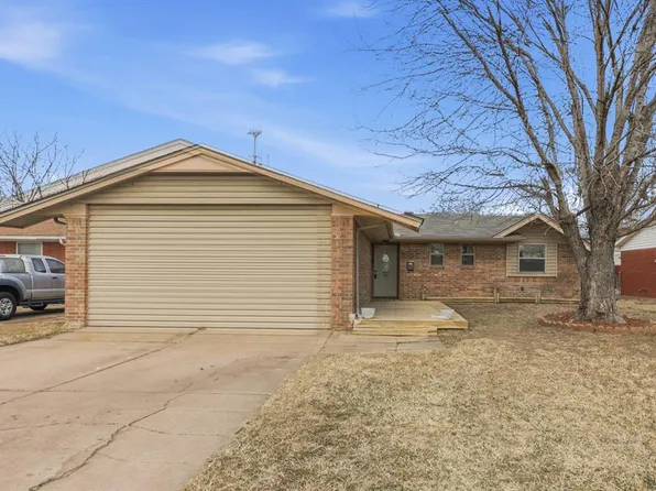 117 SW 6th St, Moore, OK 73160