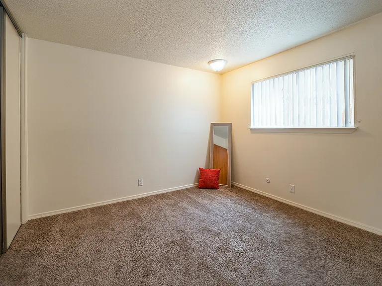 121 Cardenas Dr NE — Photo 39