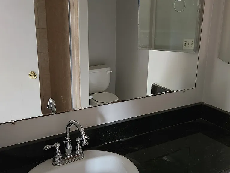4752 Gainsborough Dr — Photo 1